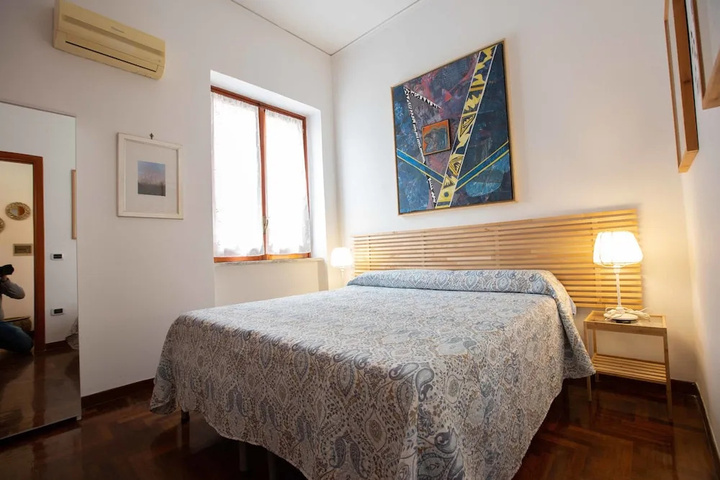 Room 2 of 16