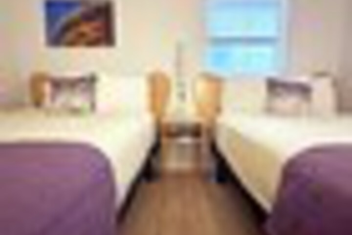 Room 32 of 258