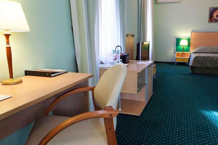Room 16 of 118