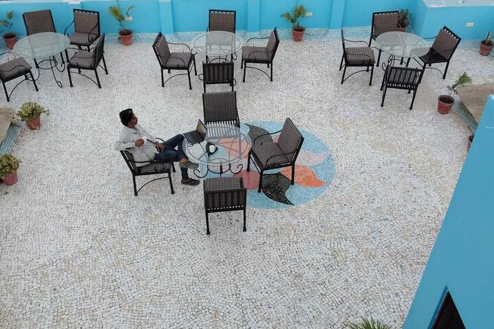 Dining 9 of 11