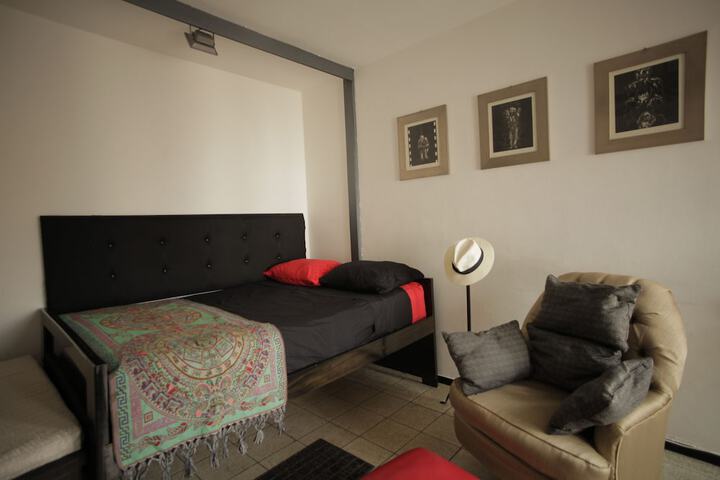 Room 52 of 80