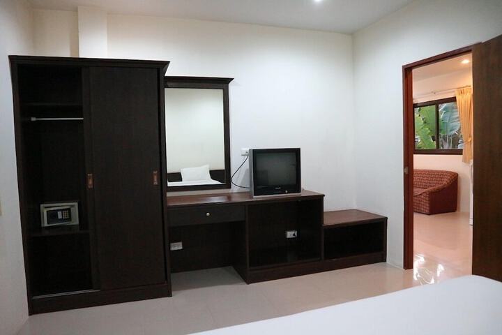 Room 18 of 49