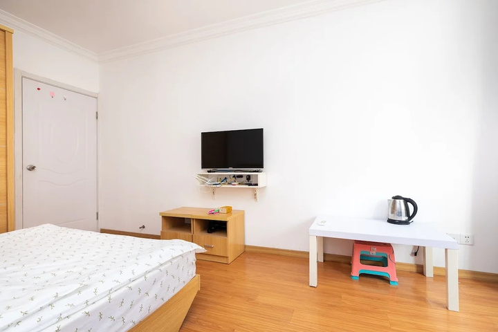 Room 4 of 14