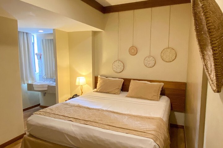 Room 12 of 25