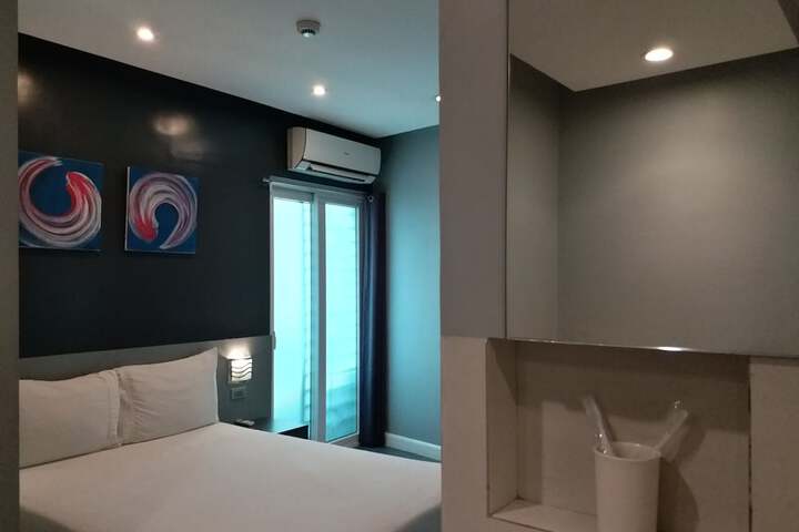 Room 35 of 91