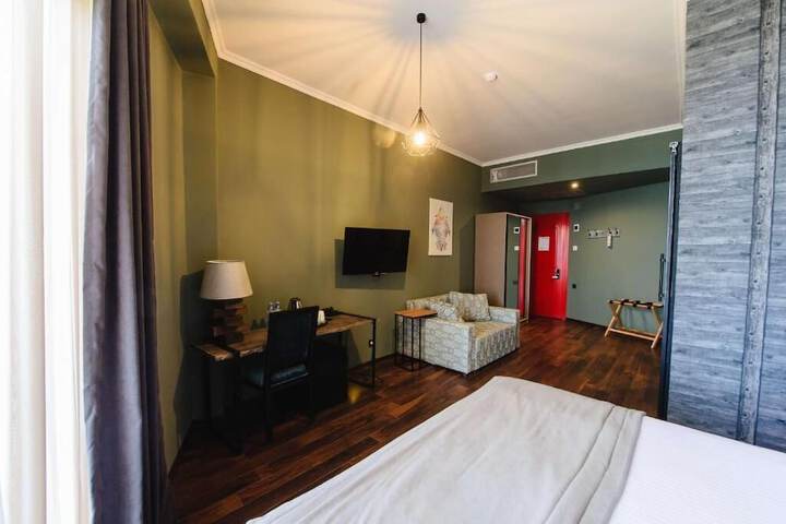 Room 9 of 50