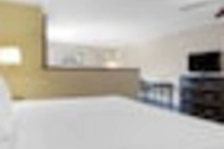 Room 47 of 102