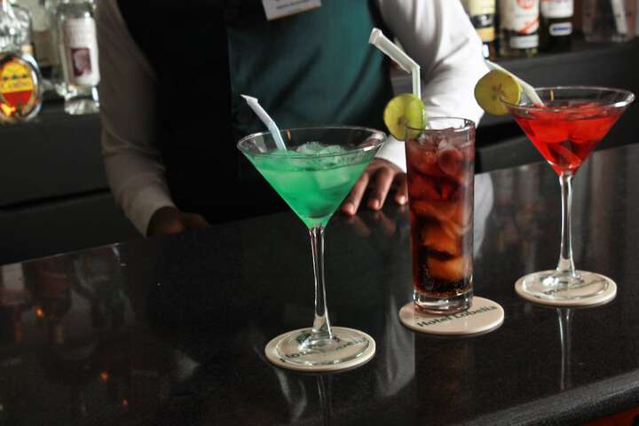 Lounge 67 of 96