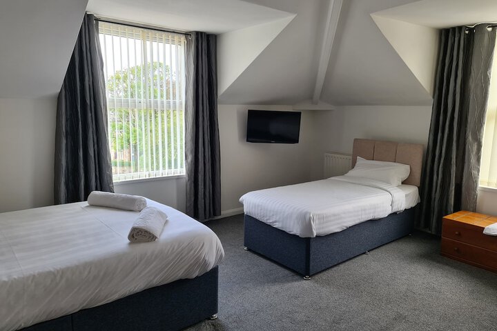 Room 4 of 49