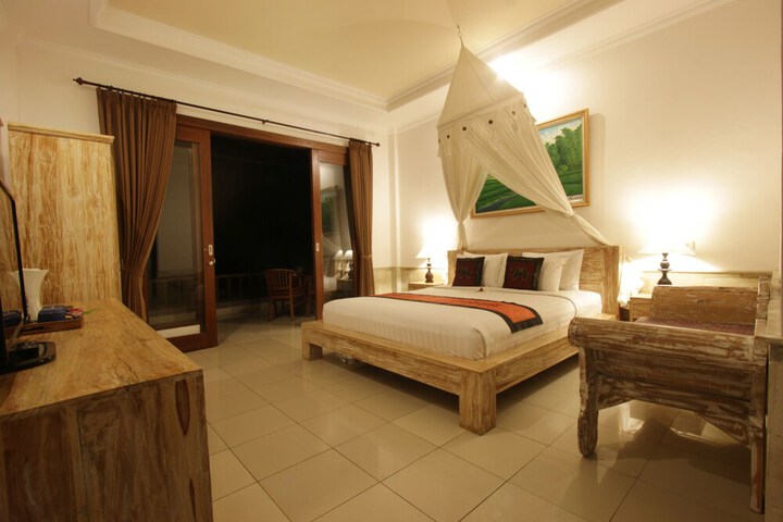 Room 45 of 213