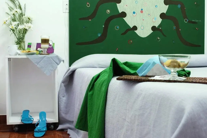 Room 3 of 9