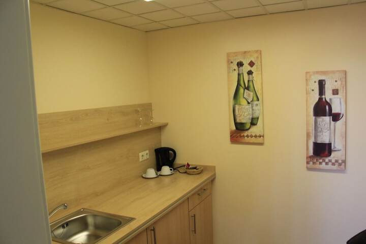 Room 10 of 42