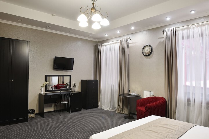 Room 10 of 35
