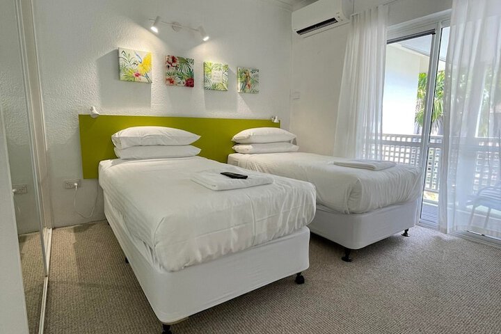 Room 13 of 76