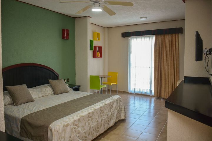 Room 7 of 33