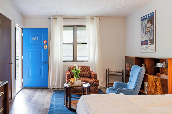 Room 46 of 68