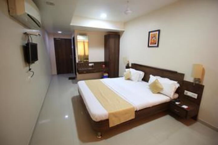 Room 19 of 28
