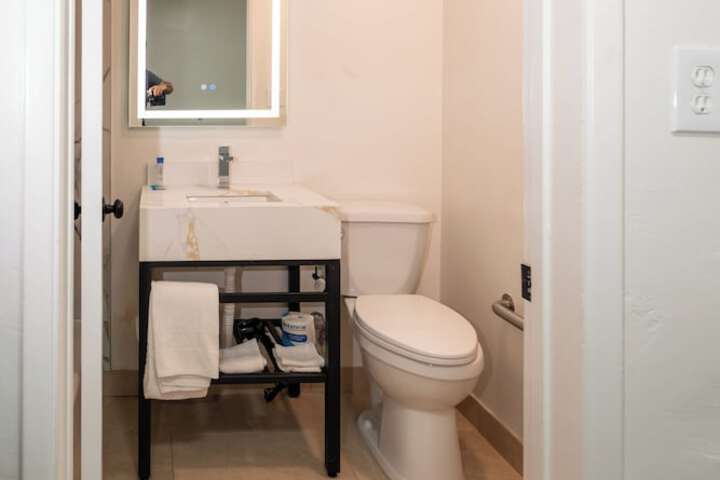 Room 40 of 53