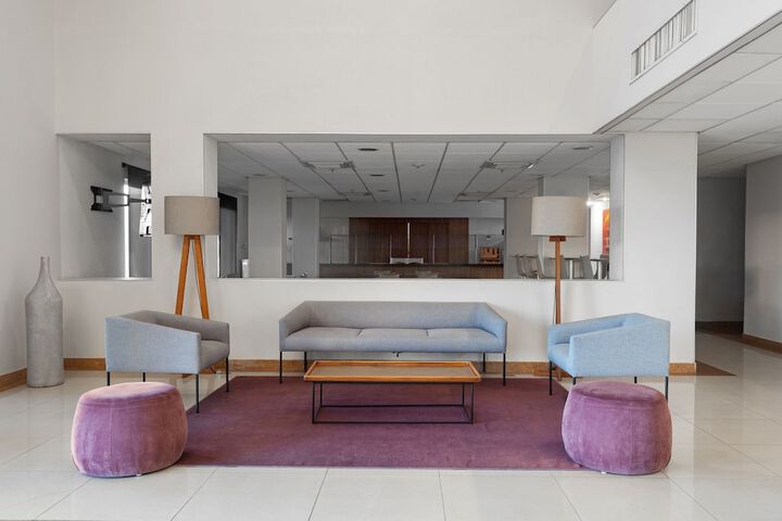 Entrance & Lobby