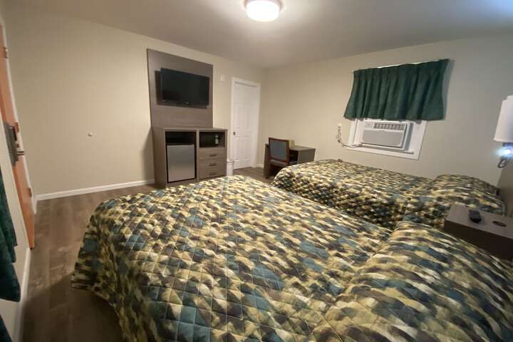 Room 8 of 9