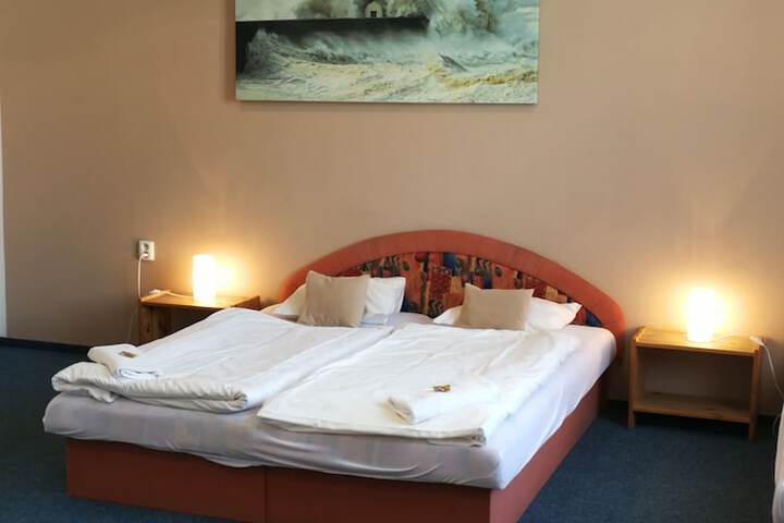 Room 41 of 84