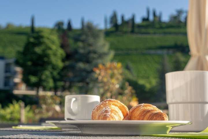 Breakfast/Coffee Service 148 of 172