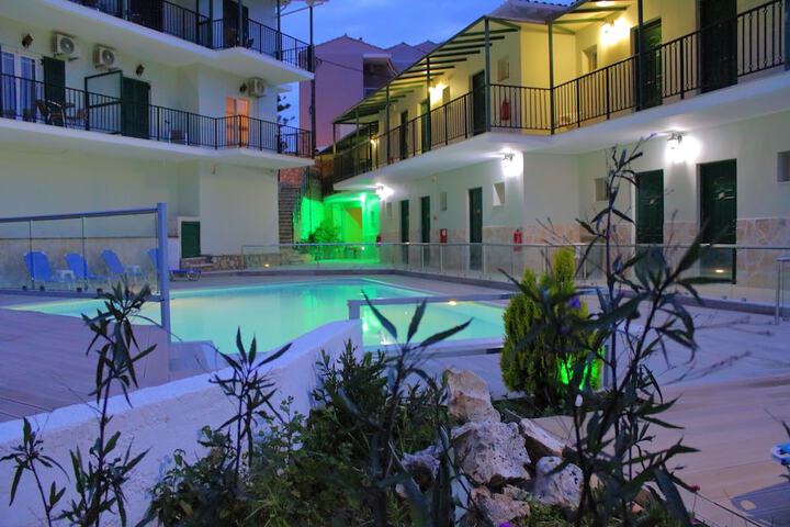 Pool 44 of 60