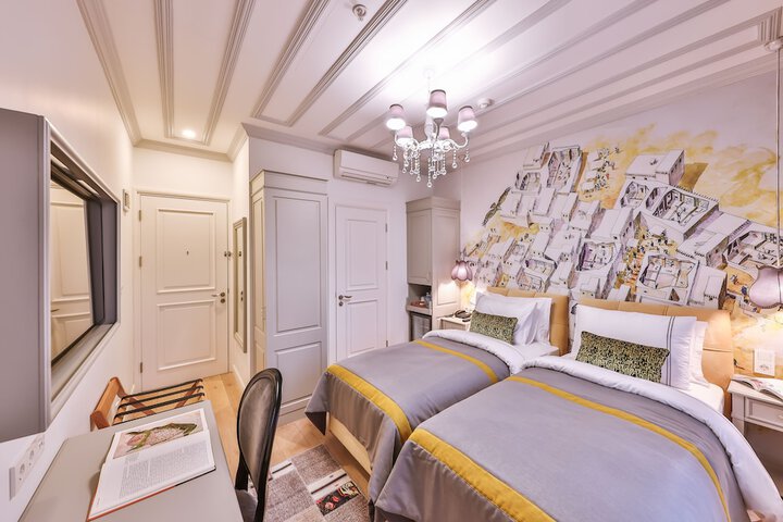 Room 17 of 42