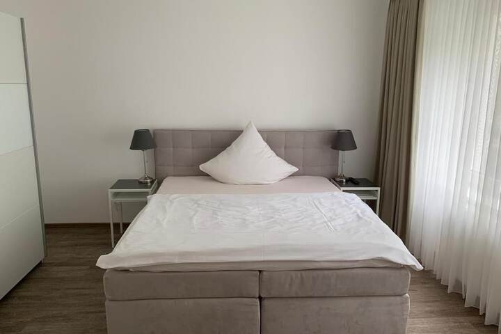 Room 6 of 48