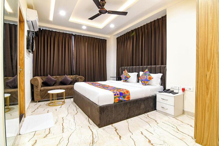Room 15 of 36