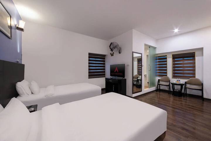 Room 9 of 19