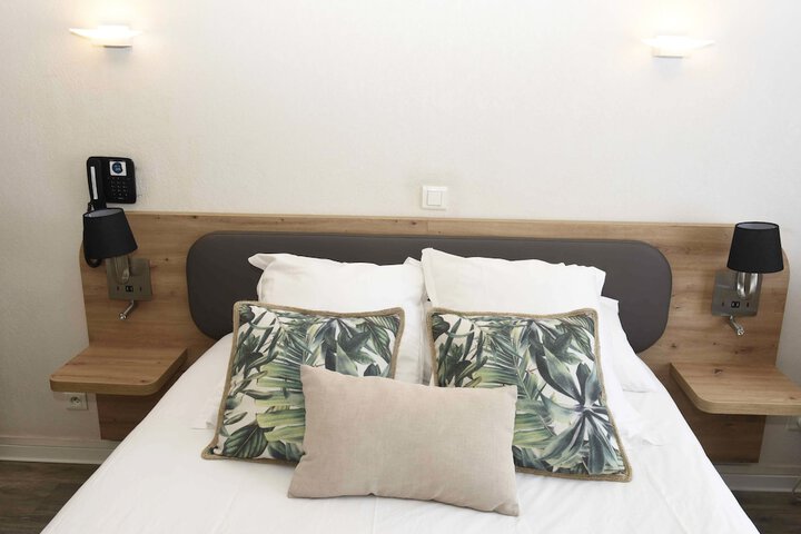 Room 45 of 113