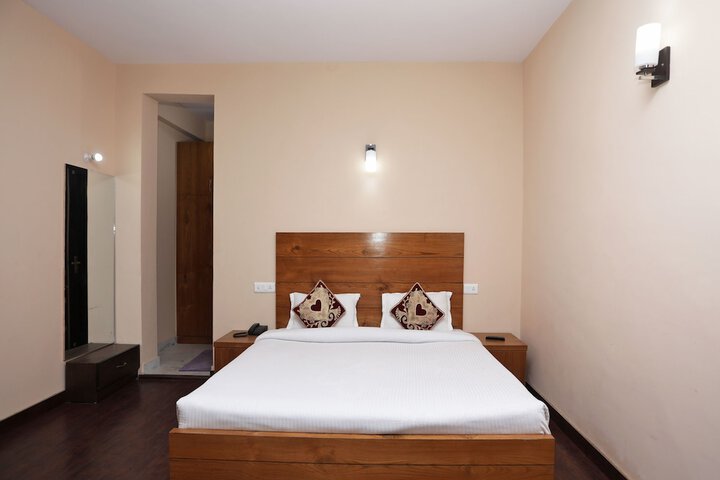 Room 8 of 14