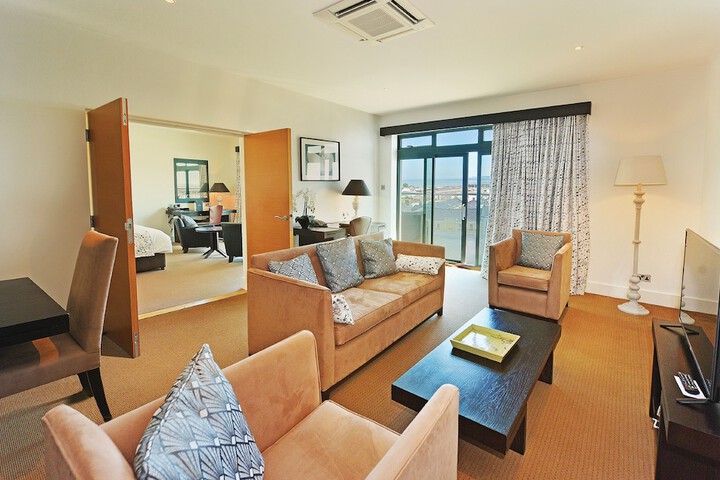 Room 14 of 30