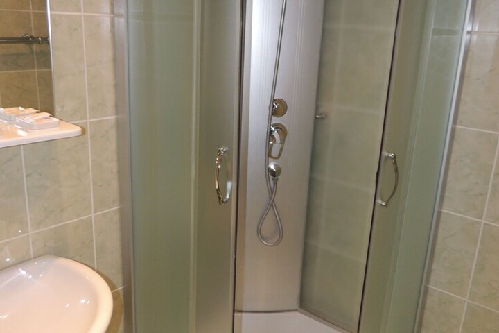 Room 93 of 101
