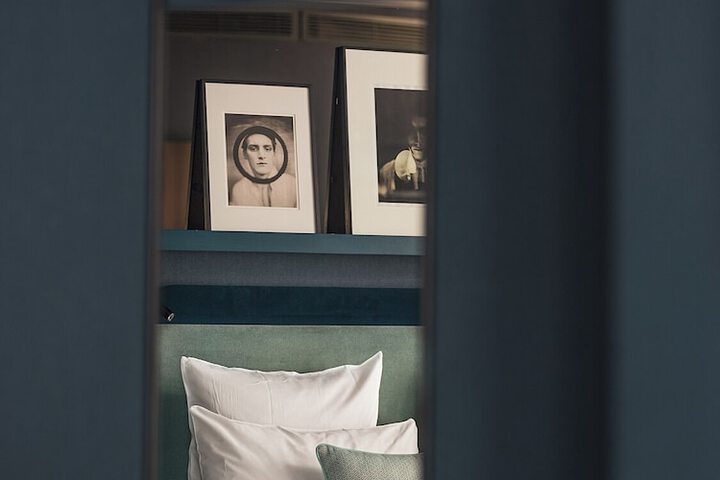 Room 23 of 76