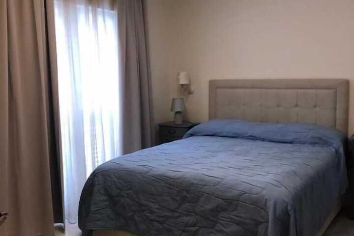 Room 10 of 48