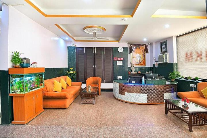 OYO 75463 Jkm Palace