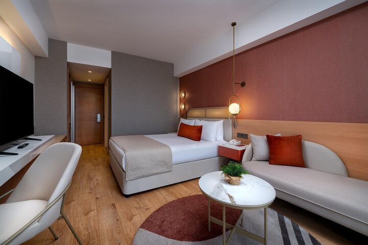 Room 12 of 135