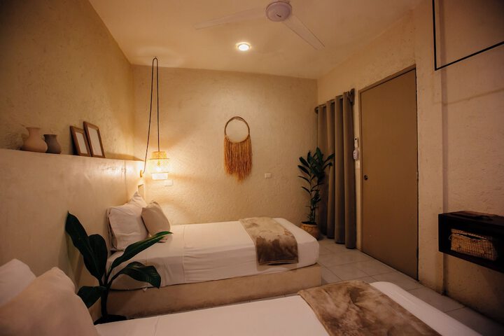 Room 42 of 117