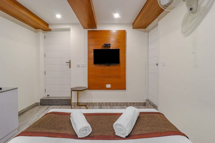 Room 8 of 20