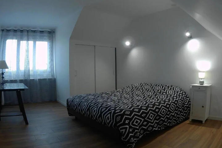 Room 2 of 9