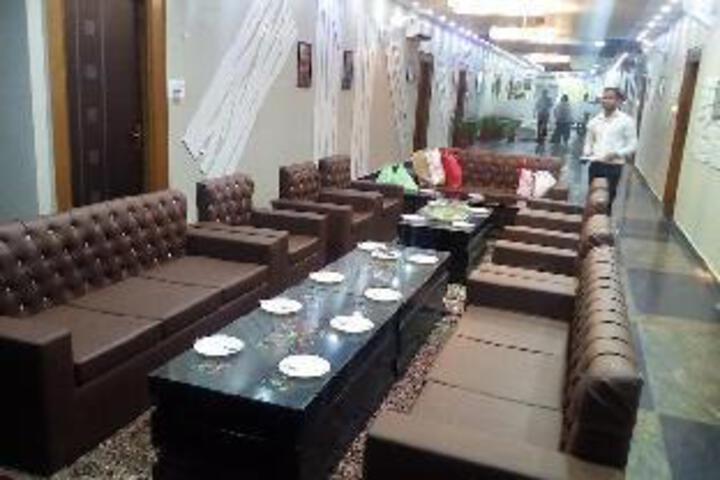 Dining 10 of 23