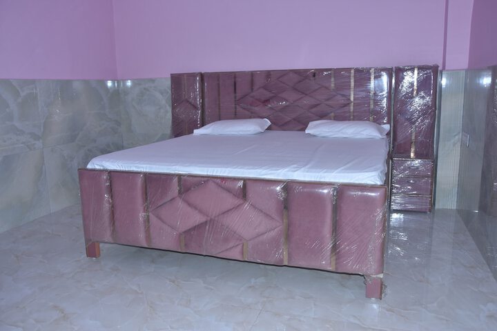 Room 12 of 38