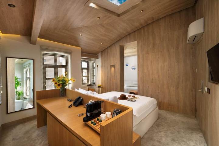 Room 5 of 40