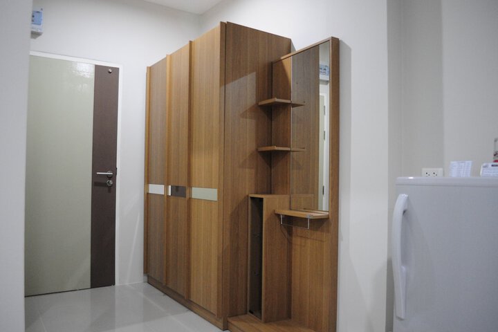 Room 4 of 17