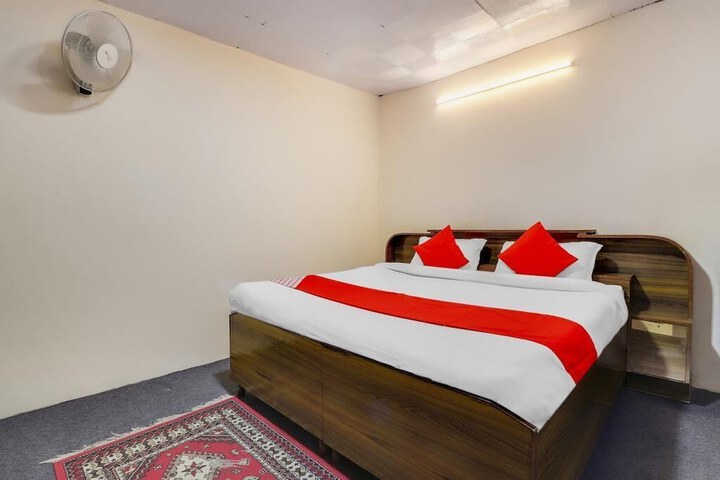 Room 11 of 29