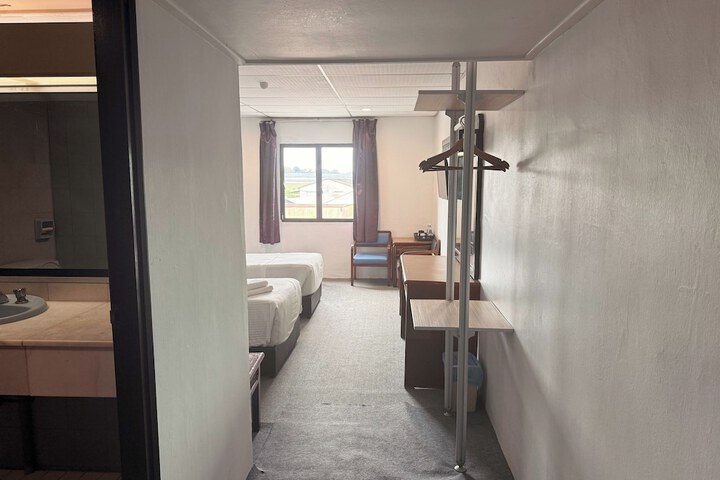 Room 30 of 86