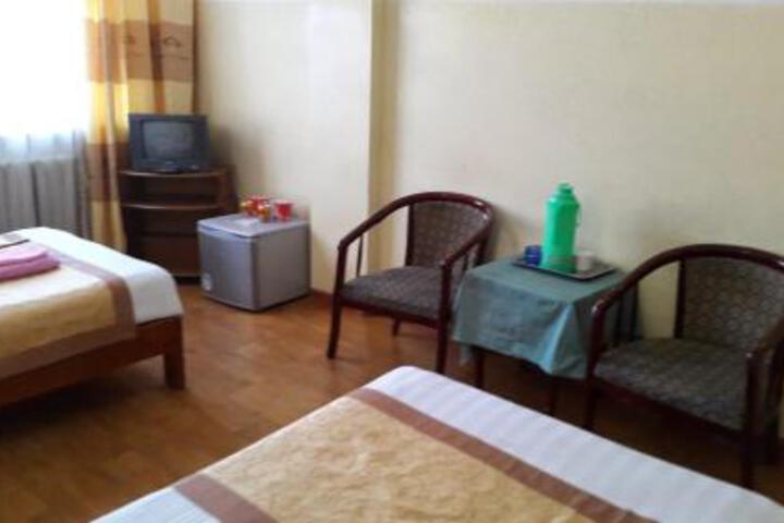 Chandmani Hotel & Tour