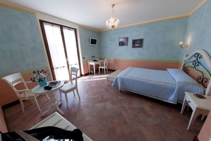Room 8 of 55